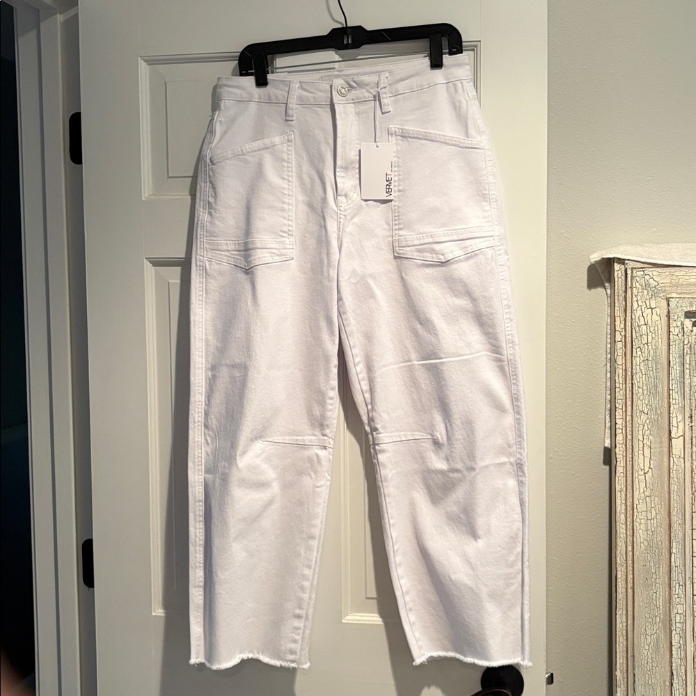White High-Waisted Jeans- Barrel leg